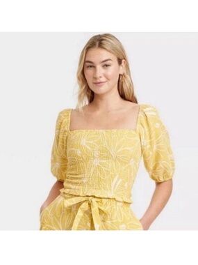NEW Universal Thread IX Yellow Floral Cropped Puff Sleeve Top